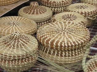 edisto-island-national-scenic-byway-sweetgrass-baskets-a-gullah-tradition-d0f01d_free license_public domain media